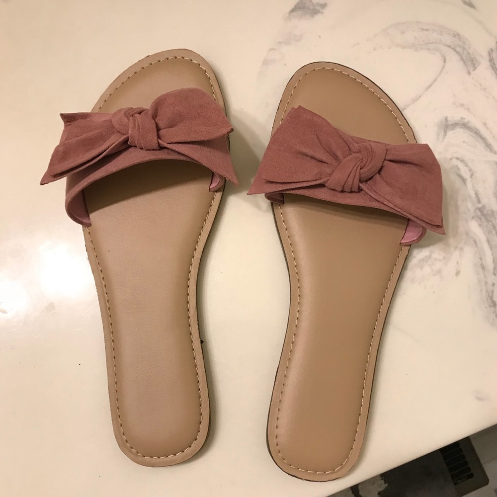 Bow sandals